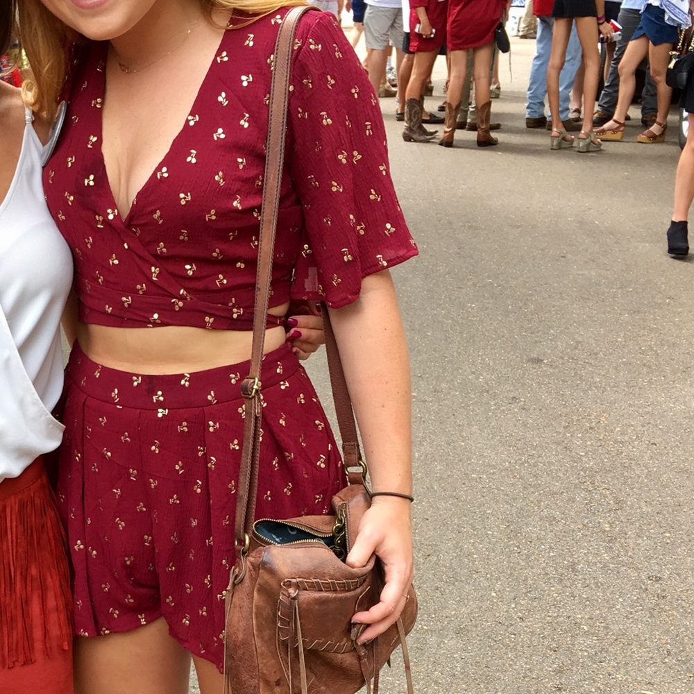 Deep red & gold set